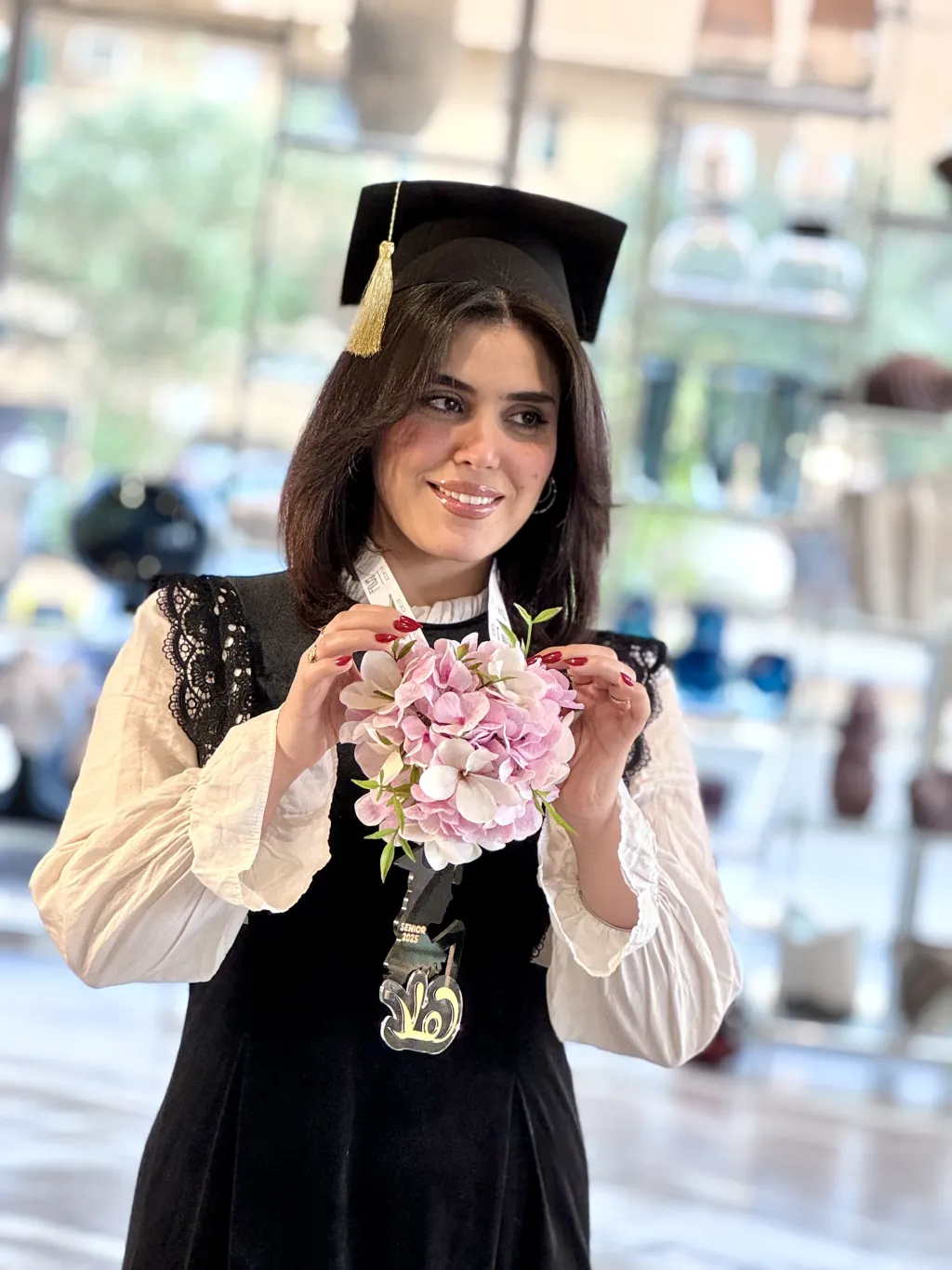 عقد تخرج مع الاسم